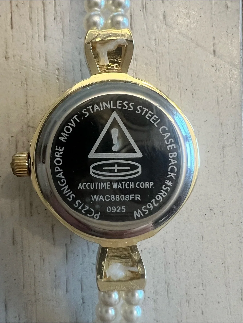 Accutime elegant vintage